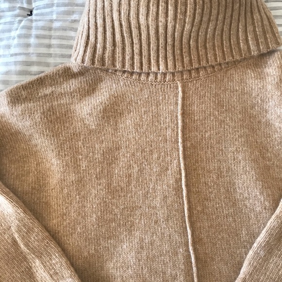 H&M Camel Turtleneck Sweater - Picture 4 of 6